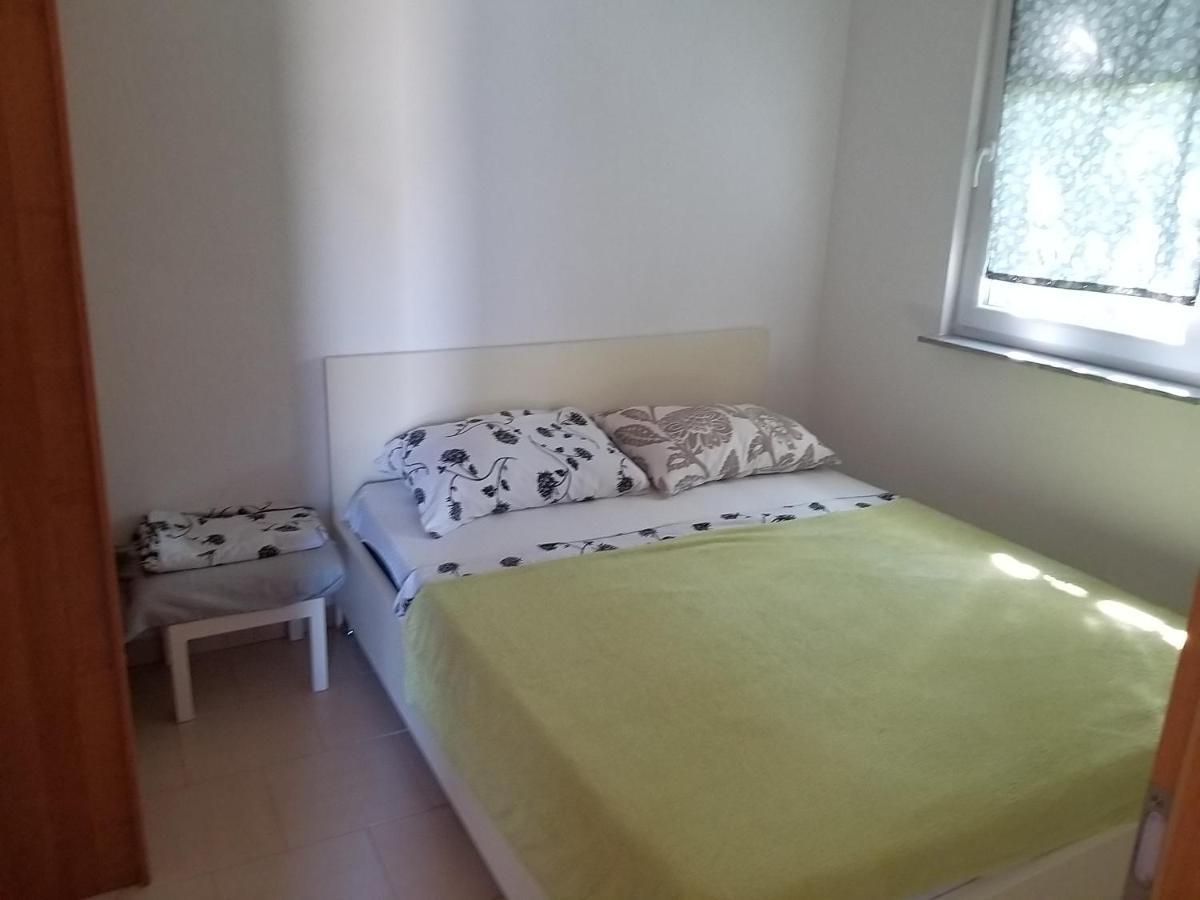 Manjsa Hisa Savudrija Alberi Zraven Petram Naselja Hotel Crveni Vrh Exterior photo
